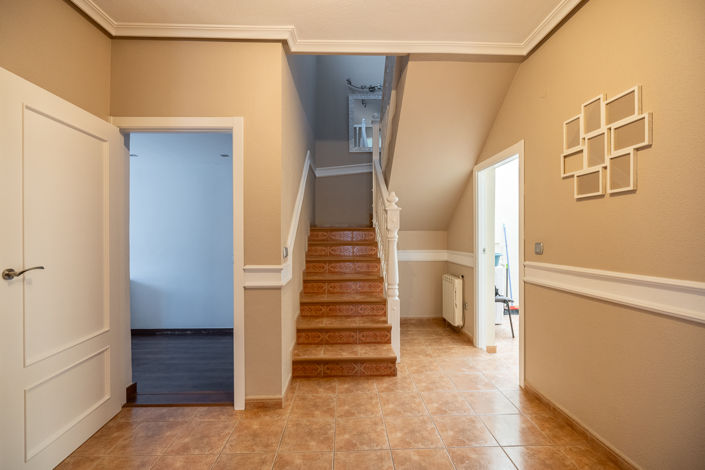 Image No.12-4 Bed Townhouse for sale