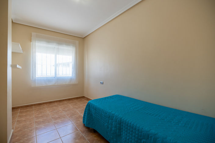 Image No.13-4 Bed Townhouse for sale