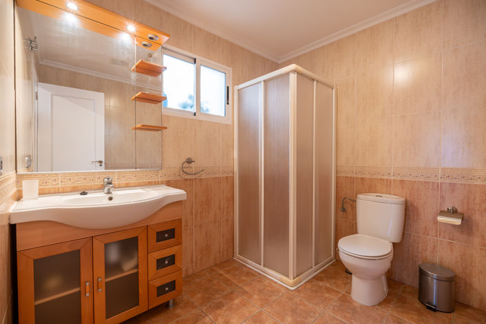 Image No.15-4 Bed Townhouse for sale