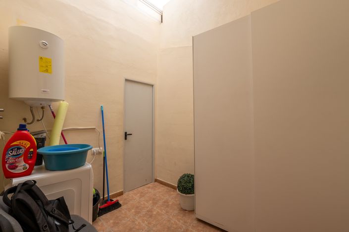 Image No.23-4 Bed Townhouse for sale