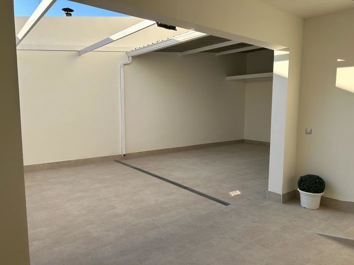 Image No.21-4 Bed Townhouse for sale