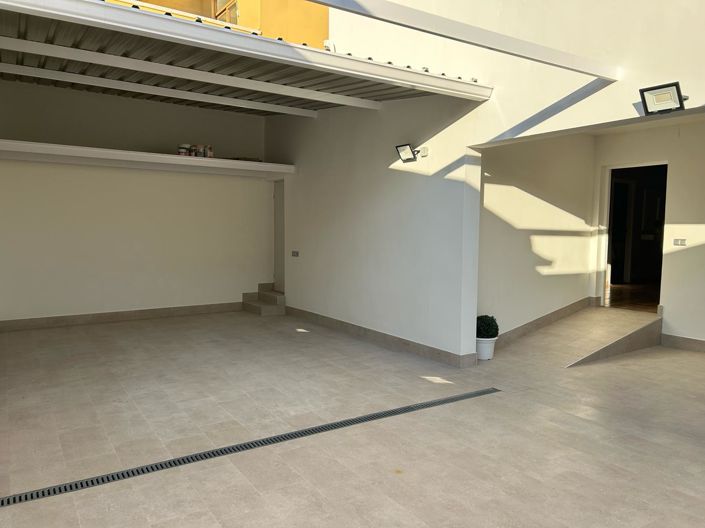 Image No.24-4 Bed Townhouse for sale