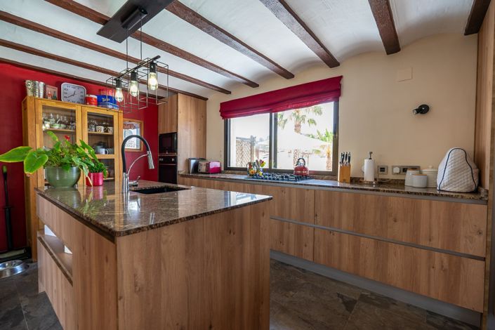 Image No.18-6 Bed Villa for sale