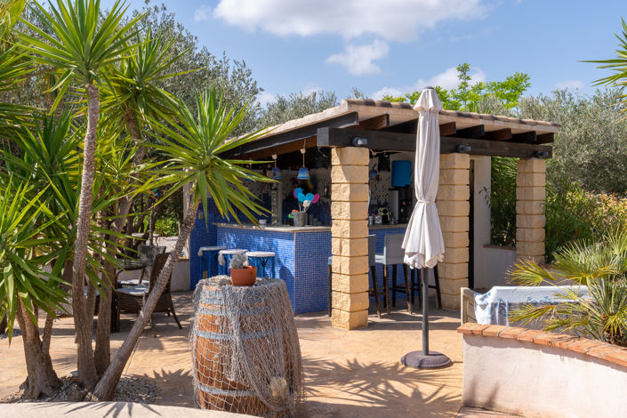 Image No.13-6 Bed Farmhouse for sale