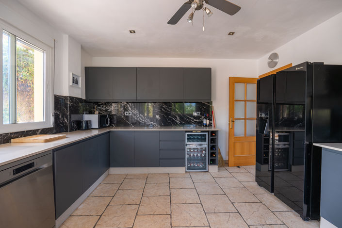 Image No.27-5 Bed Villa for sale