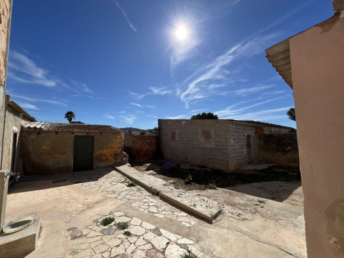 Image No.17-5 Bed Country House for sale