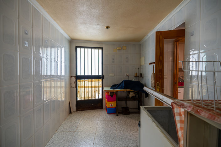 Image No.17-5 Bed Country House for sale