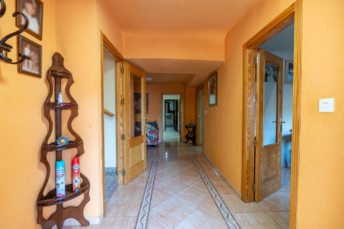 Image No.2-5 Bed Country House for sale