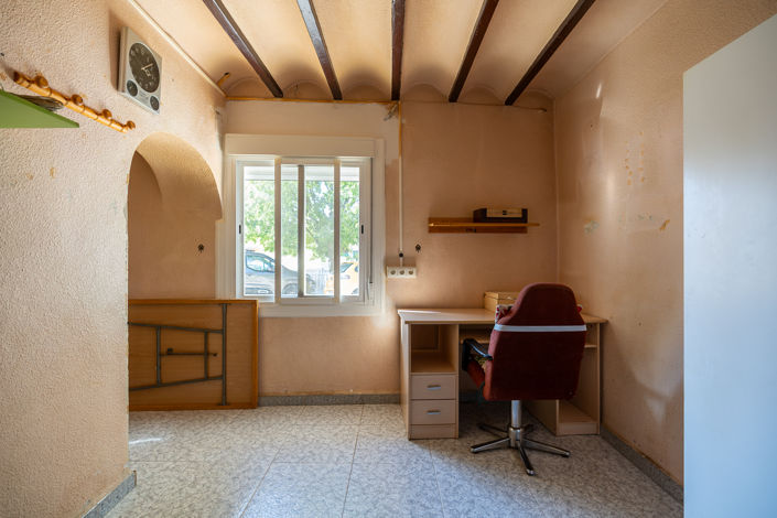 Image No.8-5 Bed Country House for sale