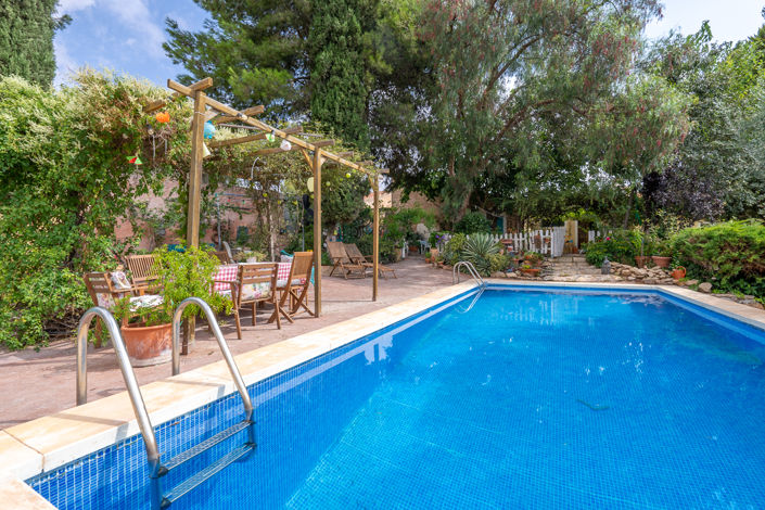 Image No.1-7 Bed Country House for sale