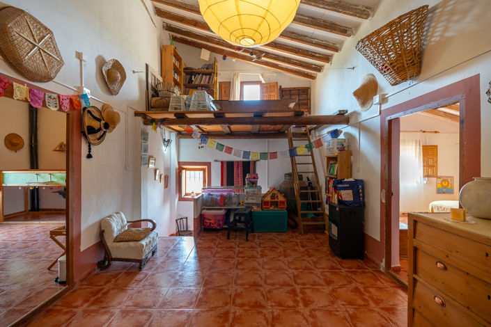 Image No.27-7 Bed Country House for sale