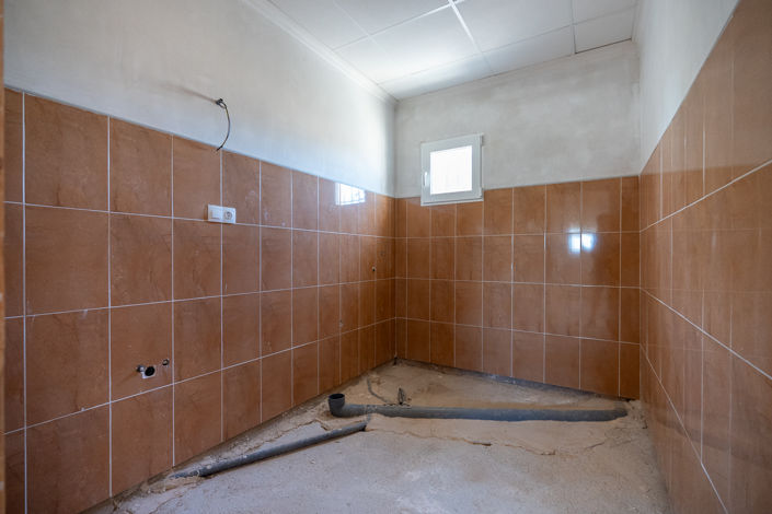 Image No.20-3 Bed Country House for sale