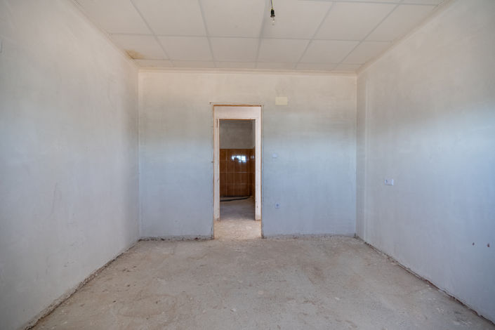 Image No.23-3 Bed Country House for sale