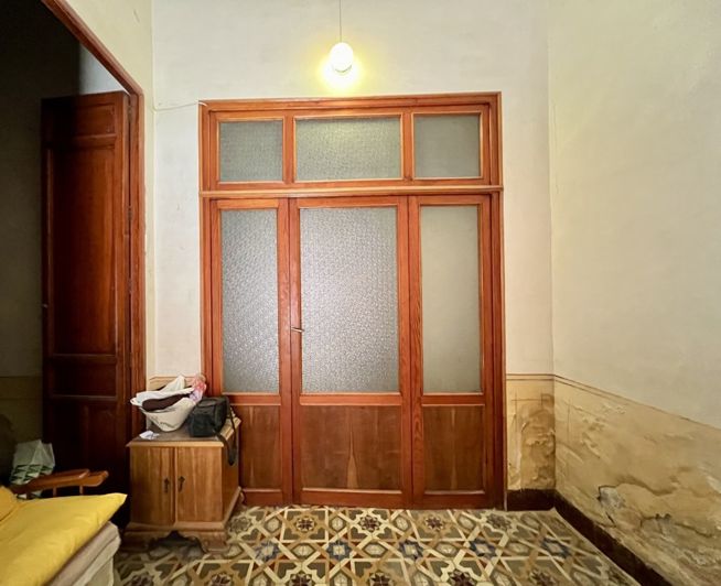 Image No.2-5 Bed Townhouse for sale