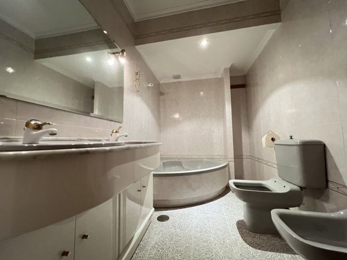 Image No.5-3 Bed Townhouse for sale