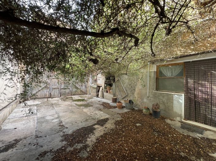 Image No.10-6 Bed Townhouse for sale