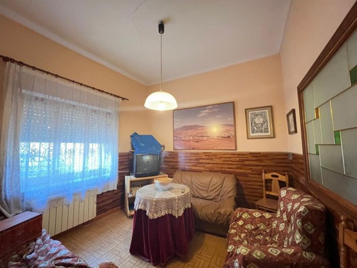 Image No.6-6 Bed Townhouse for sale