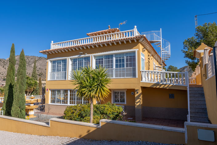 Image No.3-6 Bed Villa for sale