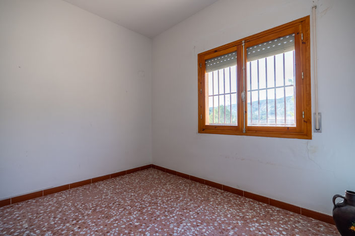 Image No.13-2 Bed Country House for sale