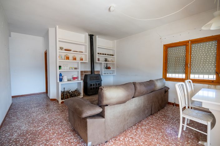 Image No.5-2 Bed Country House for sale