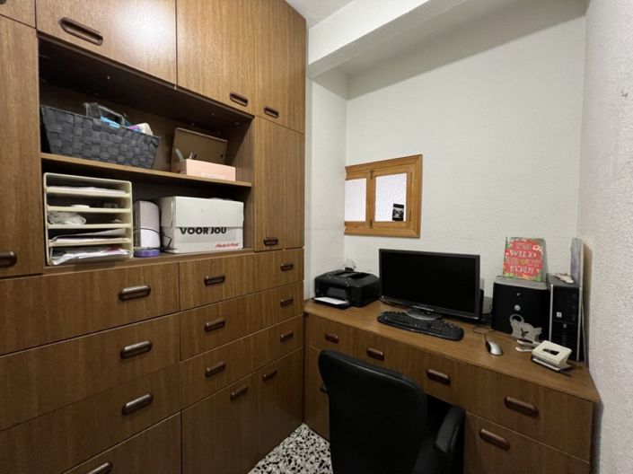 Image No.13-6 Bed Townhouse for sale