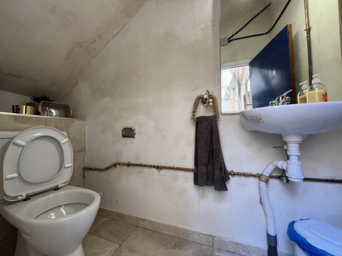 Image No.22-6 Bed Townhouse for sale