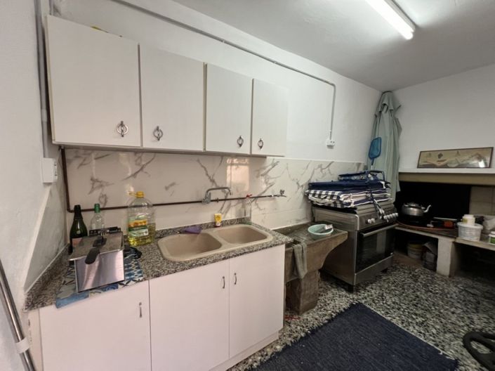 Image No.23-6 Bed Townhouse for sale