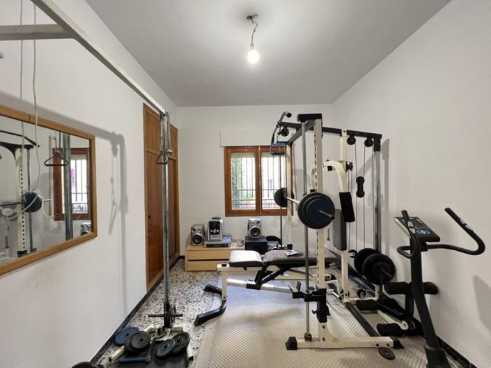 Image No.24-6 Bed Townhouse for sale