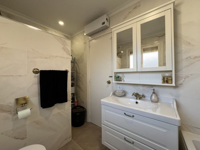 Image No.5-6 Bed Townhouse for sale