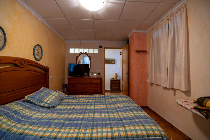 Image No.17-3 Bed Country House for sale