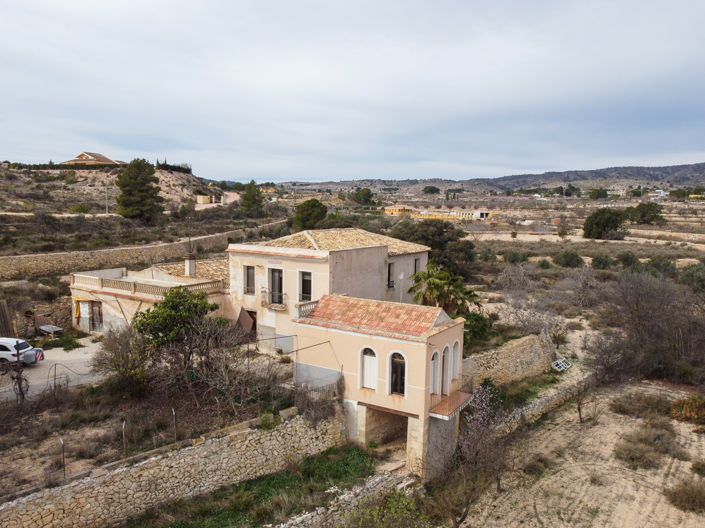 Image No.1-4 Bed Country House for sale