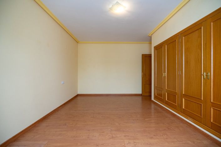 Image No.16-3 Bed Apartment for sale