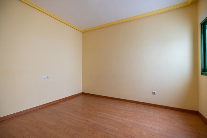 Image No.17-3 Bed Apartment for sale