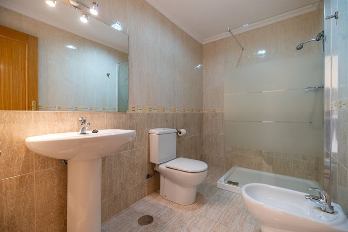 Image No.20-3 Bed Apartment for sale
