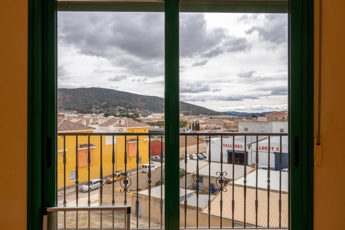 Image No.23-3 Bed Apartment for sale