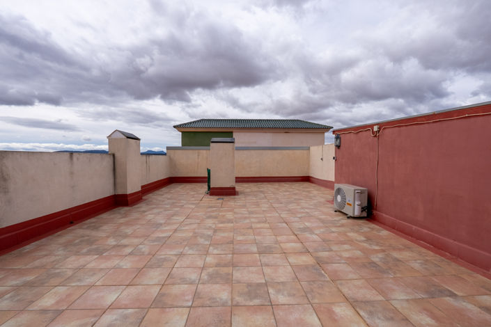 Image No.28-3 Bed Apartment for sale