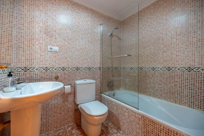 Image No.9-3 Bed Apartment for sale