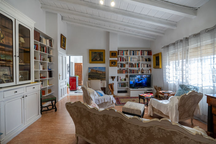 Image No.19-7 Bed Country House for sale