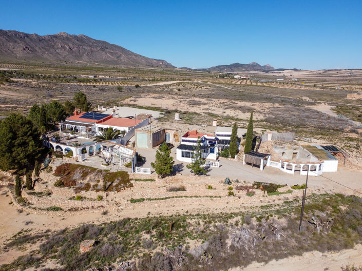 Image No.2-7 Bed Country House for sale