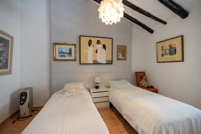 Image No.29-7 Bed Country House for sale