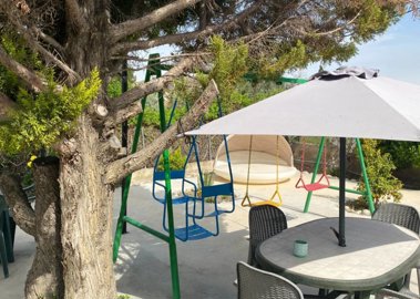 37244bedfincawithpoolandlovelygarden060525122