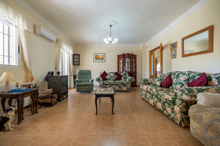 Image No.20-5 Bed Villa for sale