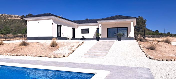 Image No.3-Villa de 4 chambres à vendre à Pinoso