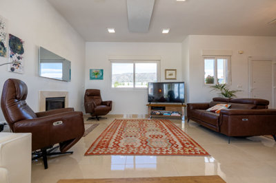 3731luxury5bedvillanearpinoso090525161306cf31