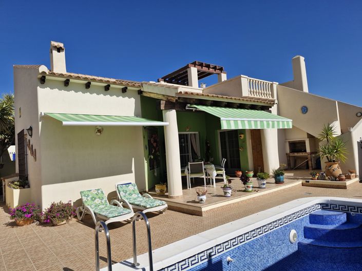 Image No.1-3 Bed Villa for sale