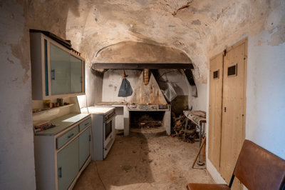 3782cavehouseinraspay220525133044cf318024