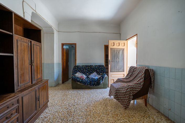 Image No.10-8 Bed Townhouse for sale