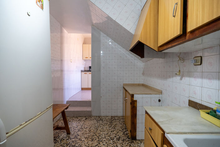 Image No.14-8 Bed Townhouse for sale