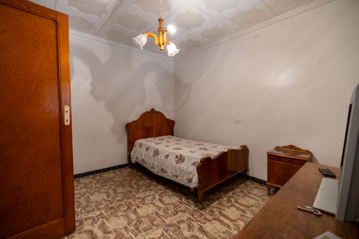 Image No.23-8 Bed Townhouse for sale