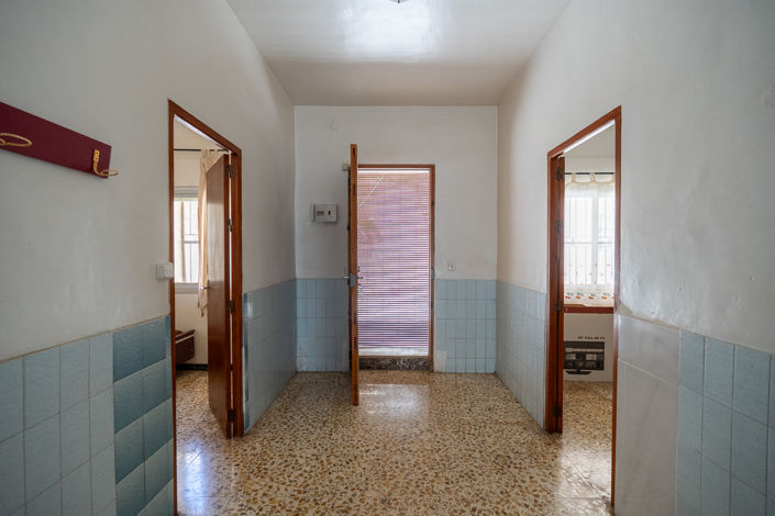 Image No.4-8 Bed Townhouse for sale